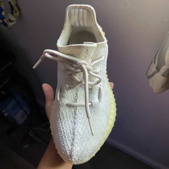 Yeezy Boost 350 v2. size 5.5 but could fit a 6! Worn more than a couple of times - Picture 4 of 5
